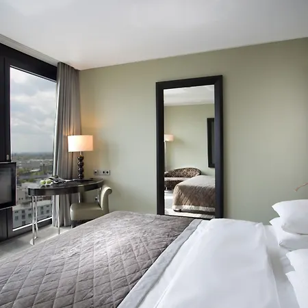 Hyatt Regency Hotel 5*