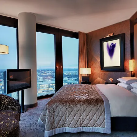 Hyatt Regency Hotel 5*