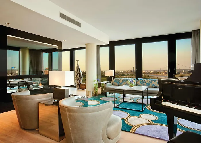 Hyatt Regency Ξενοδοχείο 5*