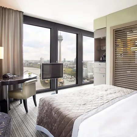 Hyatt Regency 5*