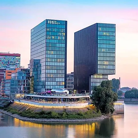 Hyatt Regency 5*